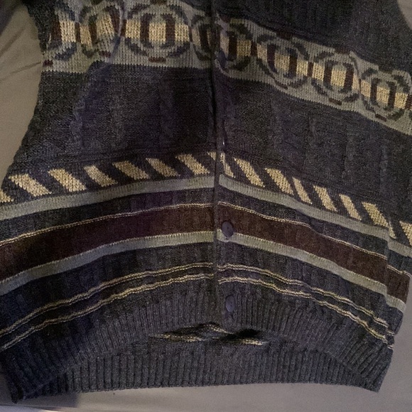 Button Up Vest - Picture 3 of 3